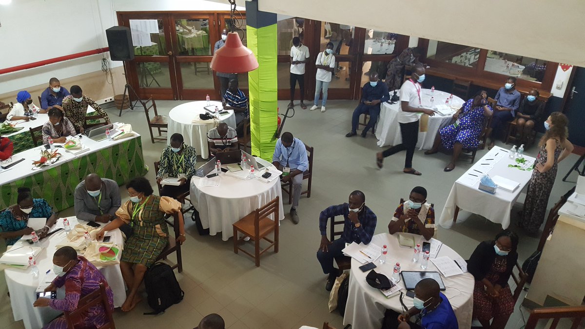RtBfoods's tweet photo. Until 26/11 @AfricaYam and #RTBfoods projects collaborate to improve #yam quality at FSA-UAC.
#training #reseach #RTB #FSAUAC #Benin @gatesfoundation @CassavaMatters @Cirad https://t.co/lS4qCxkI5D