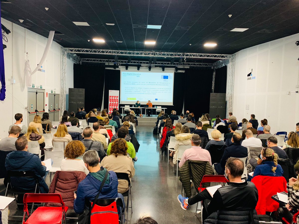 CEFIREambitCDD's tweet photo. 🔄 Plan Digital Educativo
🚀 @GVA_Cefire acompañando a los centros educativos de la CV en su transformación digital
🔹Competencia Digital
🧑🏼🔬Profesorado👨🏻💼
🧑🏼🦰Alumnado
🏫Centro educativo
🔹Digitalización
🔹REA
🔹Metodologías +
#CompDigEdu #EcoDigEdu #CvTIC
#NextGenerationEU https://t.co/K08LBUVuSg