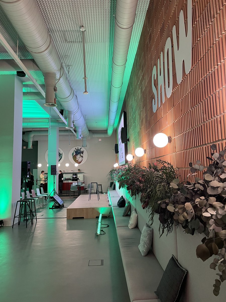mkdirecto's tweet photo. 💥 ¡Arrancamos una nueva #MKDate!
👉🏼En esta ocasión, en formato híbrido desde @LOOM_es, abordaremos las claves de la aceleración del marketing digital y su impacto en el negocio de la mano de @BCGinSpain
¡No te lo pierdas! 👀 https://t.co/7jbgUAQpPU