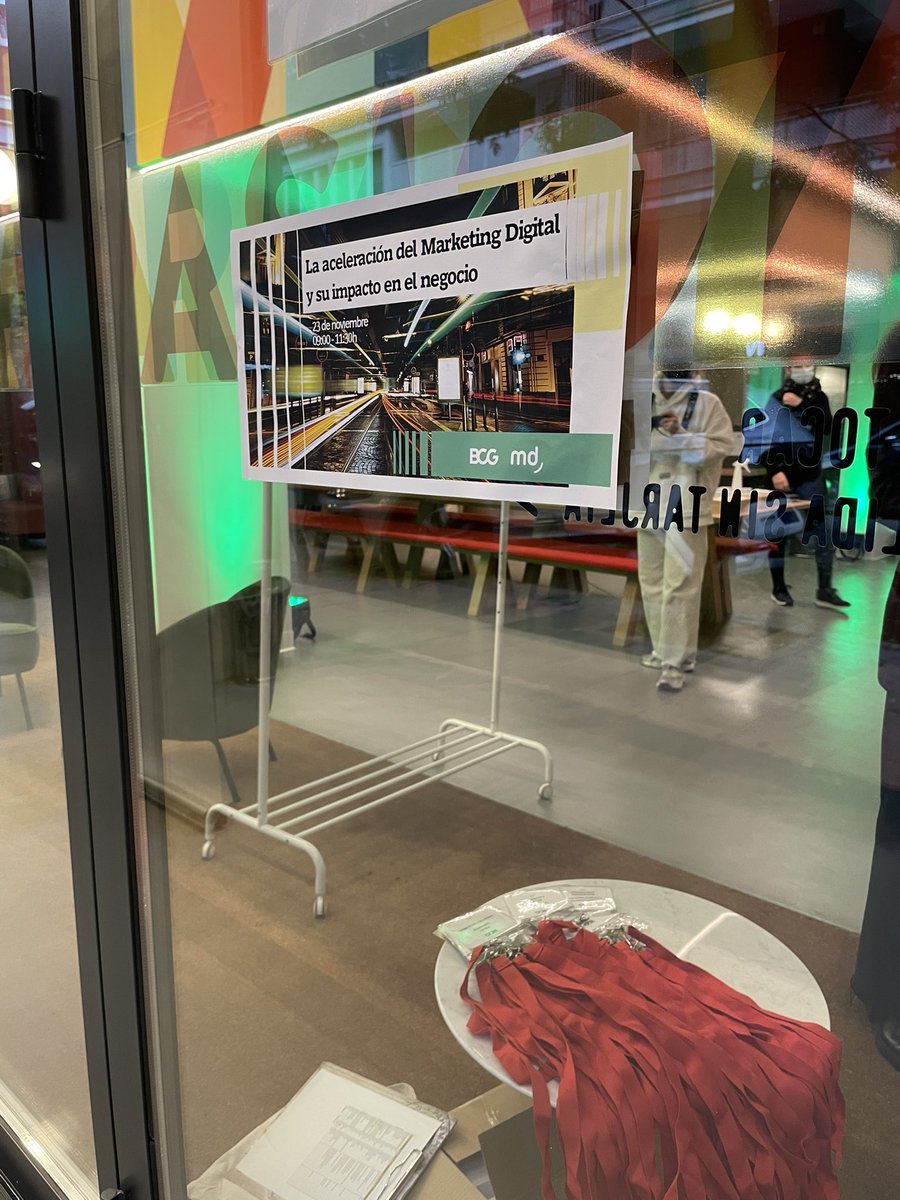 mkdirecto's tweet photo. 💥 ¡Arrancamos una nueva #MKDate!
👉🏼En esta ocasión, en formato híbrido desde @LOOM_es, abordaremos las claves de la aceleración del marketing digital y su impacto en el negocio de la mano de @BCGinSpain
¡No te lo pierdas! 👀 https://t.co/7jbgUAQpPU