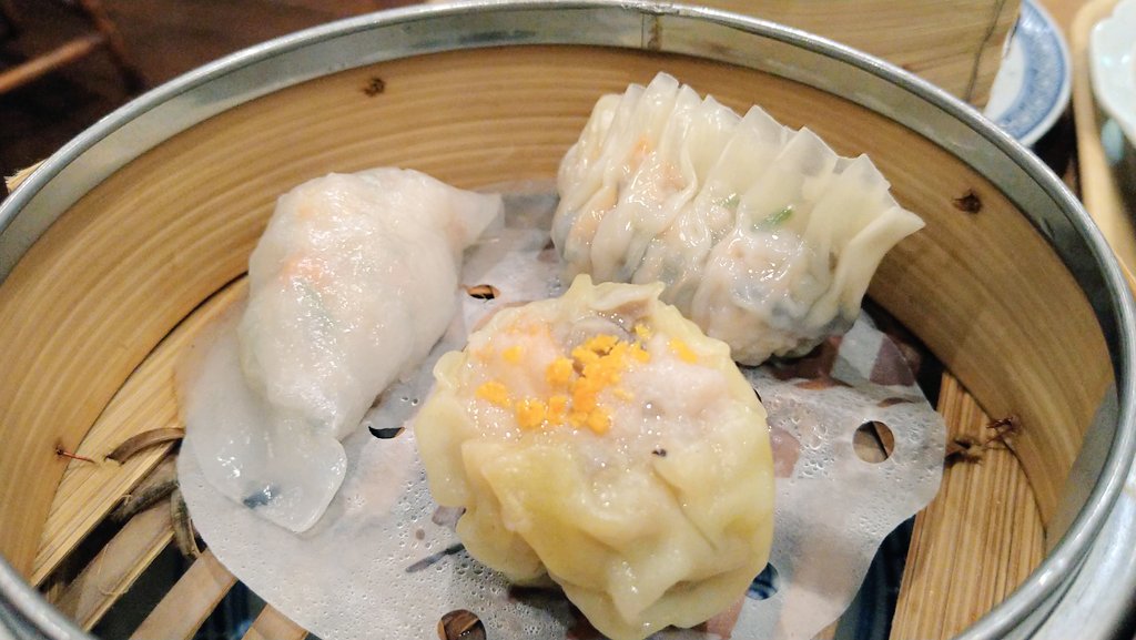 pachi8pacchi's tweet photo. 結局、ドリアンの後は大丸までご飯食べに行って、散歩して、ウソツキ見に行っての2本で #BUTAFES 終了。今から姫路です。
やっぱ、姫路の観光より、新生ウソツキの門出を祝いたいじゃないですか。
弾き語りでの竹田さんのしっとり柔らかい歌声、たまらんのですよ☺️ https://t.co/JofKZucCmG