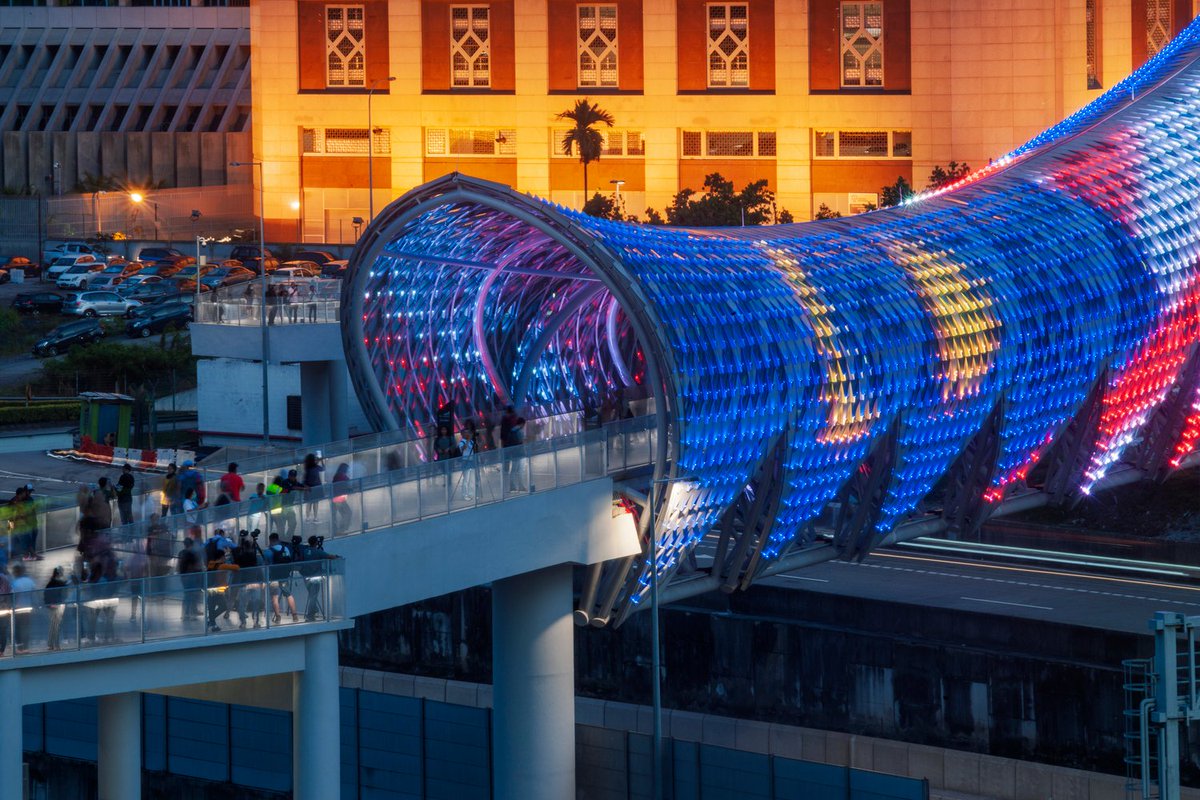 ArchDaily's tweet photo. Pintasan Saloma Bridge / VERITAS Design Group #Malaysia
#Architecture #UrbanIntervention https://t.co/39MkmkrHwA