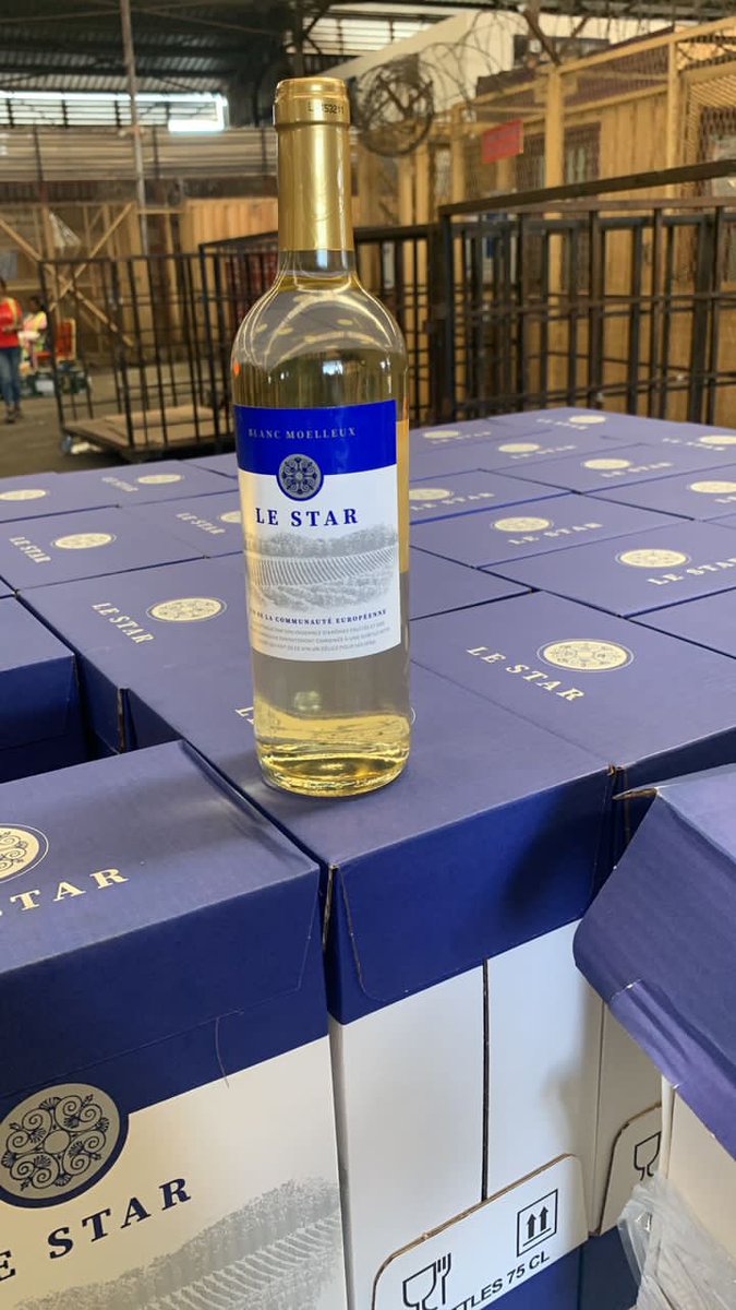 HaAdelaide's tweet photo. Tu attends quoi pour commander ton carton? 16500 avec livraison prix promo ehhh 697700861/681031142 🥰 rapport qualité prix exceptionnel 👌🏾 https://t.co/y61ueQRZy1