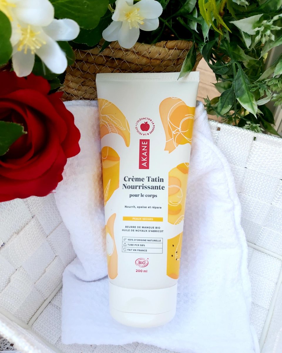 y_trousse's tweet photo. @Akaneskincare
#akane #produitsofferts #produitoffert @hivency #hivency 
#cosmetiquesbio #cosmetiquenaturel #cosmetiquenaturelle #bio #partenariat #ingredientnaturel #crème #cremehydratante #hydratant https://t.co/YzUOKzre8Q