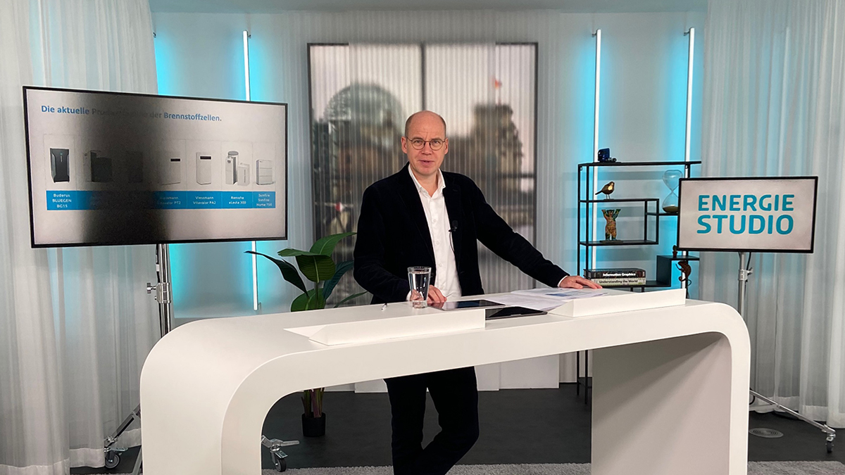 📢 Auf dem heutigen 4. Innovationsforum #Brennsoffzelle &amp; #Wasserstoff wollen wir gemeinsam mit Vertretern aus Industrie und Politik diskutieren wie H2-ready unserer Gasinfrastruktur ist, welche Rolle #H2 im Wärmemarkt spielt und was die Branche von der Politik erwartet.