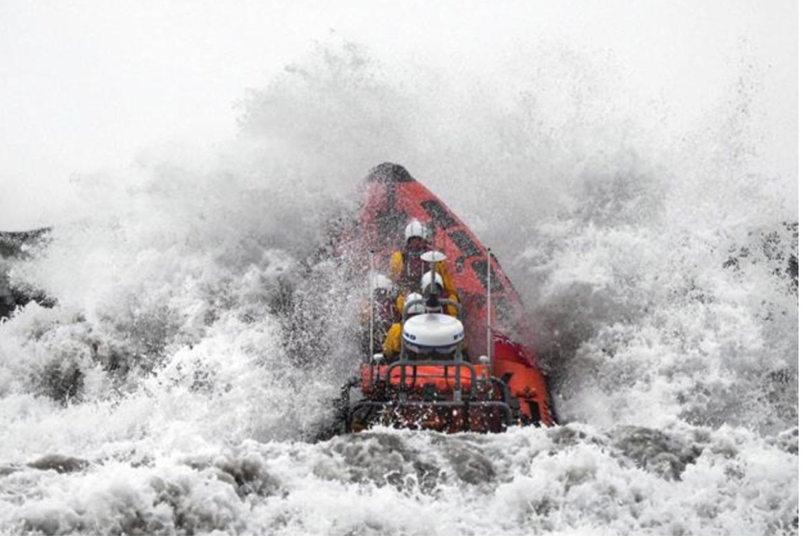 2.This is why it’s so important to #SupportRNLI With 55 lives saved this summer by #volunteer crews, where would we be without them!? #RNLI
rnli.org/news-and-media…