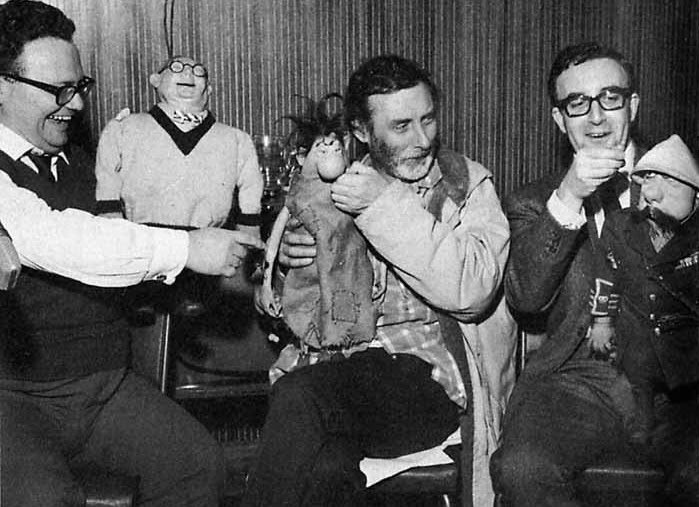 RobertWRossEsq's tweet photo. 23rd November: On this day in 1963… The TeleGoons: ‘The Canal’ was first broadcast. 🤪😍😉 #DailyComedy #ComedyHistorian #Comedy #TeleGoons #Television #Goons #ComicGenius #HarrySecombe #SpikeMilligan #PeterSellers https://t.co/iv7hzJsIw4