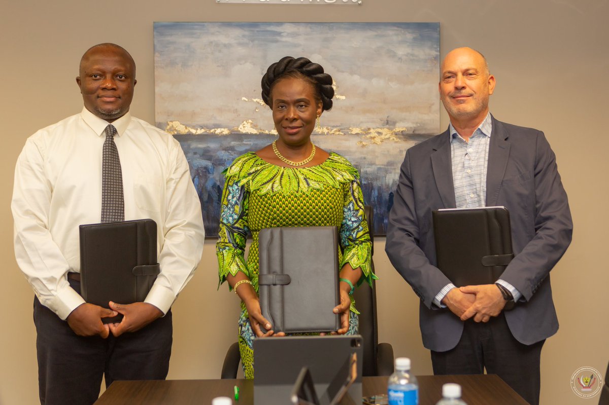 Mme la Min.d’Etat, <a href="/adelekayinda01/">Princesse Adèle Kayinda Mahina</a> a été reçu par l’entreprise Aaron sefu Trading CC à 53 Philip Avenue, Meyersdal Alberton, Gauteng. South Africa pour la signature du procès verbal qui définira le type de partenariat qu’ils tisseront avec les partenaires Sud-africains… (1/2)