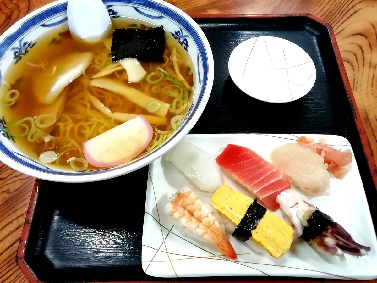 明日の日替わりは 人気のラーメン寿司です！