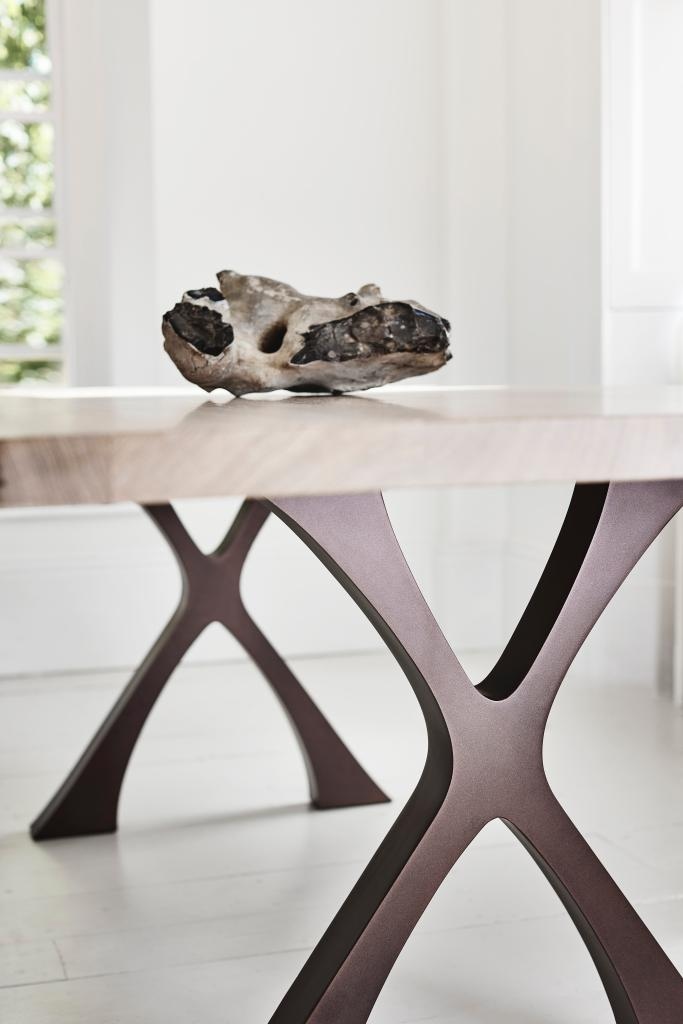 TomFaulkner's tweet photo. The simple cross-legged table is a staple of design. The Exe Dining Table takes the tried and true format and modernises it for a clean, slick look fit for any interior.
#moderndiningtable #bronzetable #contemporaryinterior #handmadefurniture #customdiningtable #bespoketable https://t.co/xKKoaHC9ay