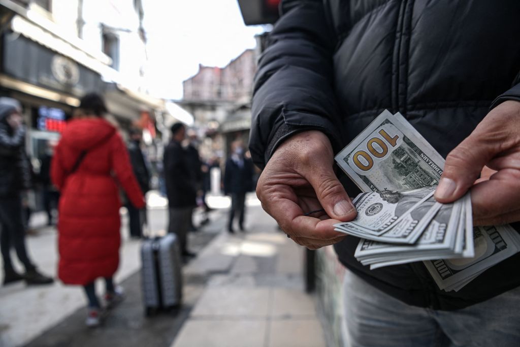 bbcturkce's tweet photo. Türk Lirası, dolar karşısında yüzde 5'ten fazla değer kaybetti ve kur 12,06'yı gördü
https://t.co/Yj80bMfB0j https://t.co/l1n91UDACu