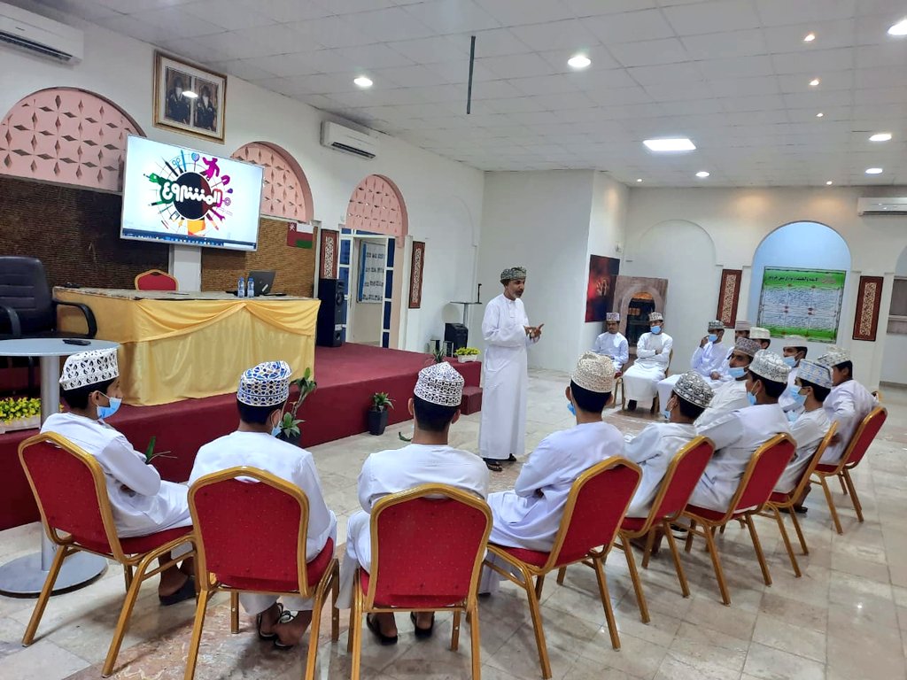 EduGovSbt3603's tweet image. محطات توعوية بعنوان &quot;مختبر ريادة الأعمال&quot;
بهدف تعزيز ثقافة ريادة الأعمال لدى الطلبة
قدم الورشة وأوراق العمل كل من:
الأستاذ / ثني الخضوري مشرف توجيه مهني 
الأستاذ / أحمد البلوشي مشرف توجيه مهني 
الأستاذ / حمود الناعبي أخصائي توجيه مهني
الاستاذ / يوسف الشبيبي أخصائي توجيه مهني