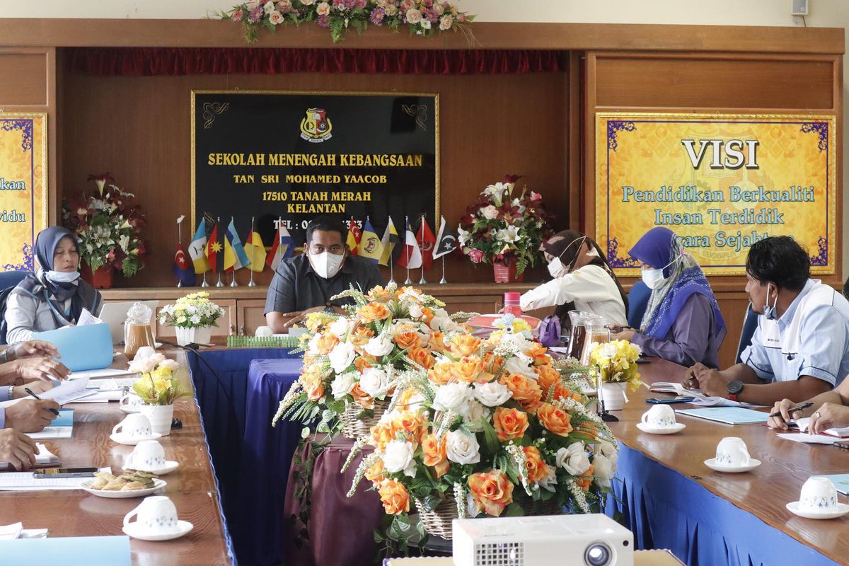 jkrtmerah's tweet photo. Mesyuarat Tapak Bil. 12 bagi Projek Pembinaan Bangunan Gantian Satu (1) Blok, 10 Bilik Darjah dan Lain-Lain Kemudahan di SMK Tan Sri Mohamad Yaakob, Batu Gajah pada hari ini. Kemajuan semasa adalah 89 %.
#JasaKepadaRakyat #KemajuanKerja #pembangunanmodalinsan #JKRians #JKRVENGERS https://t.co/lvucnfTfMD
