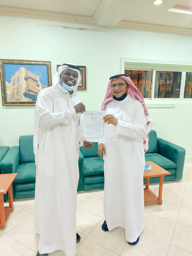 كرم ا/سعيد با شرف.
 ا/سلطان المولدرائد النشاط الكشفي بالمدرسة
 وذالك لمشاركاته الفاعله وانشطته المتميزة خلال الفصل الدراسي الاول وذلك بمبادرة من مديرالمدرسة أ/ سامر الحسيني.
وشكرالحسيني هذا التاخي والتالف ما بين الزملاءفي المدرسةواهتمامهم ببعضهم البعض متمنياللجميع مزيدامن التوفيق