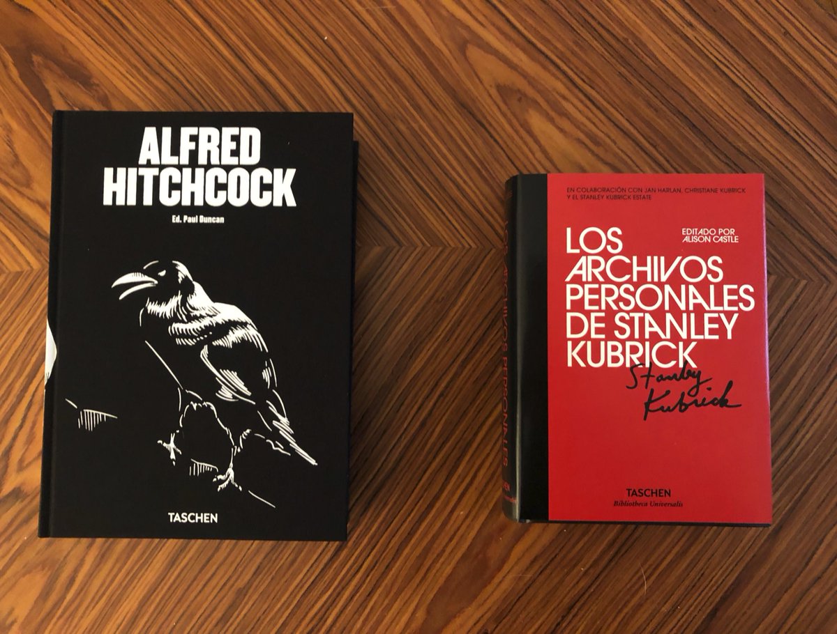 JotaMerrick's tweet photo. Mirad qué regalazos de cumple. Gracias, @iss_u https://t.co/HMmqTHQWA3
