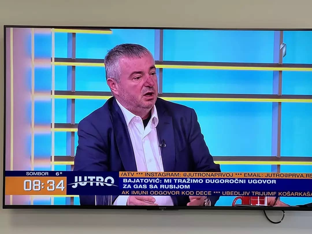 POdborSPS's tweet photo. Danas sam bio gost na TV PRVA “Jutro na prvoj” 📺

Predstojeci sastanak Predsednika Srbije i Predsednika Rusije treba da potvrdi da je Srbija pouzdan partner, u svemu pa i u energetici.

Pitanje gasa je političko ali i ekonomsko pitanje.

Do pobede ❗️

@DBajatovic #sps #srbijagas https://t.co/BeuzRUSvpR
