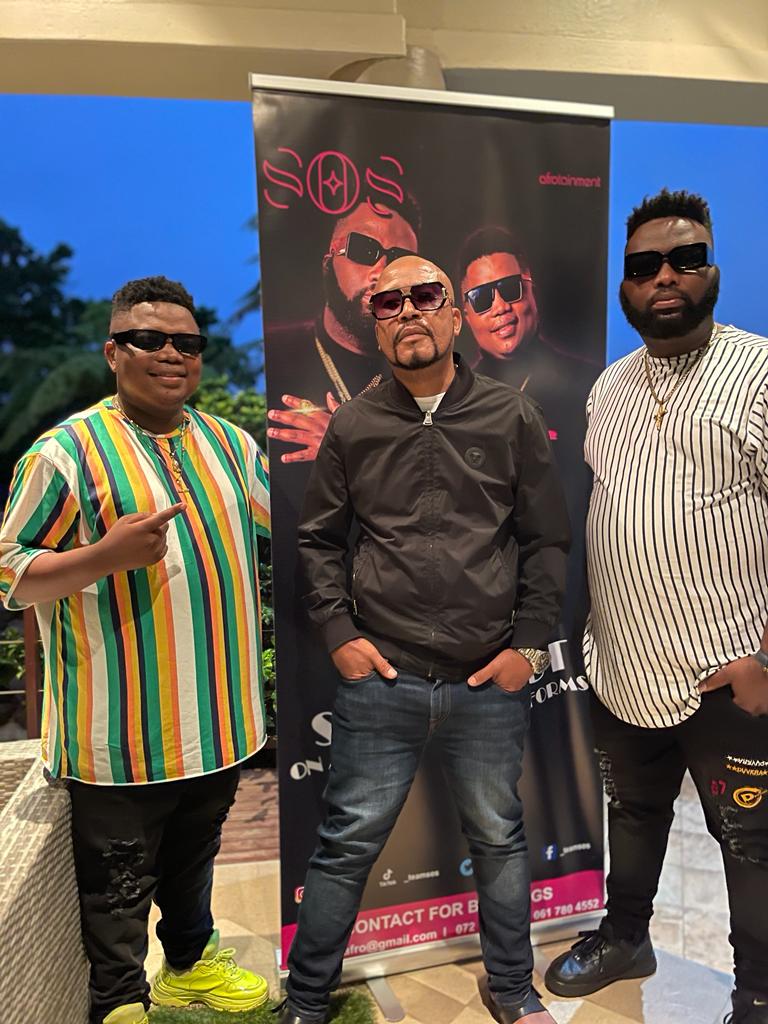 teamsosafro's tweet photo. TeamSOS and mr @Joocy_Afro himself, coming through with the hottest single out NOW!! Make sure you have streamed CHANGE ungasali wedwa!

#ChangeSOS
#ChangeOutNow! https://t.co/W0XGeztdav