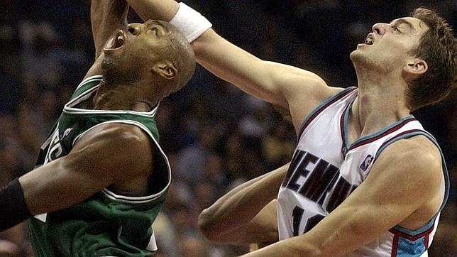 Hoy Vin Baker llega al club de los 50...

Happy birthday!!!. 