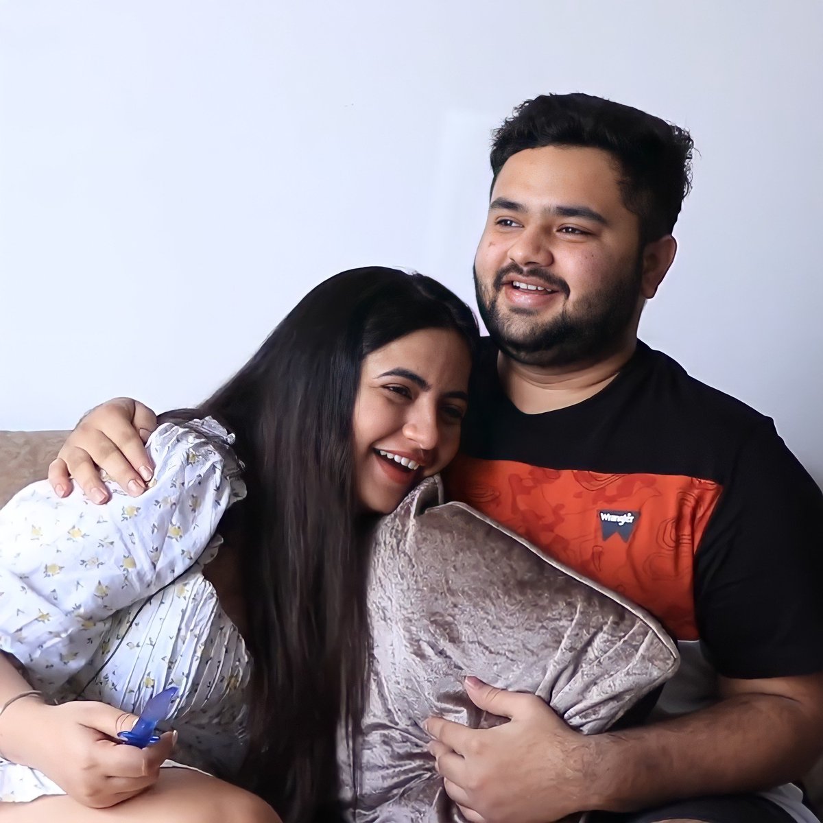 This pic is love❤️

#MeeraDeosthale #AdityaDeosthale 

<a href="/meera1611/">Meera Deosthale</a>