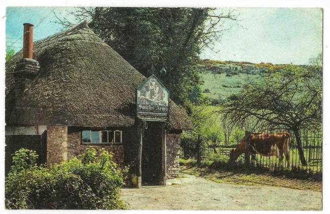Trad_West_Art's tweet photo. The Smith’s Arms: smallest pub in England. Formerly a smithy, Charles II stopped to have his horse reshod, asking for some ale, the smith said that he had no license. Charles granted him one &amp; it remained a pub until 2010, when it sadly closed.

https://t.co/fzfyhC614u https://t.co/kODRAQN192