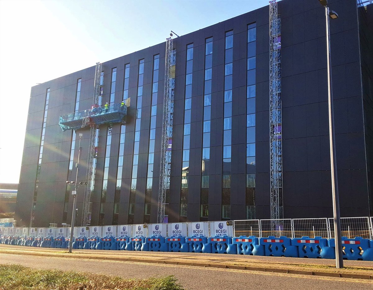 LongworthFacade's tweet photo. A progress update from our project at Airport City in Manchester. Here we are installing the Equitone facade to both of the new hotels, working with BCEGI.
#longworth #BCEGI #airportcity #manchester #equitone #vivalda #rockwool #nvelope #construction #facade #rainscreen https://t.co/rEjUbZvWSs