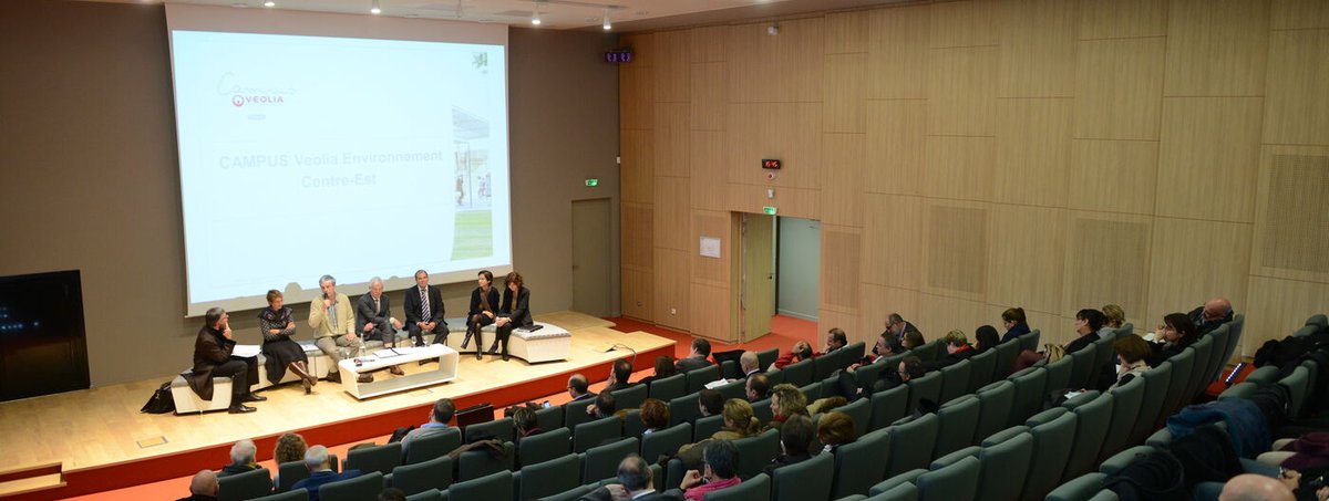 InstitutVeolia's tweet photo. 📽️ Rendez-vous à 10h ce mardi 23/11 pour suivre notre conférence : Industrie et déchets : sur la voie de l’économie circulaire

👉 https://t.co/UW2qB54SB5

#live #conférence #economiecirculaire #économiecirculaire #inovation #industrie #économie #comment #emplois https://t.co/2i11zkCsGz