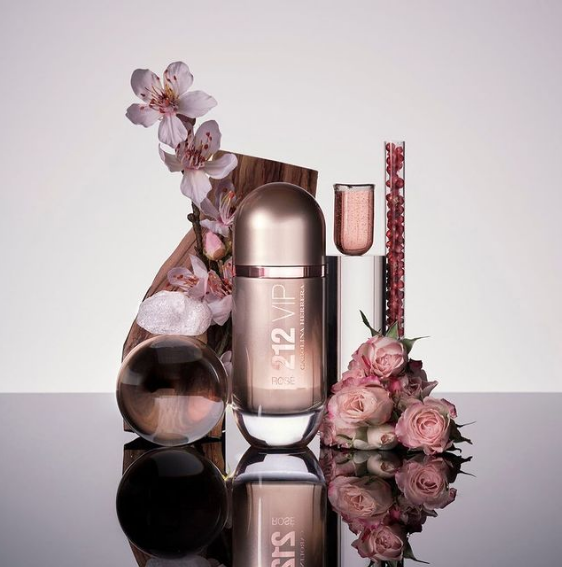 PetalsCosmetics's tweet photo. Carolina Herrera 212 VIP Rosé is a fragrance with a vibrant opening of Champagne Rosé, complemented by the light of Peach blossom and a joyfully feminine base of radiant Amber and Queenwood notes.Ladies get a bottle today.#carolinaherrera #212viprose #petalscosmetics #perfumes https://t.co/y8X5yBYulV