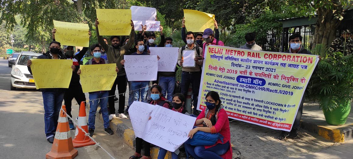 raojidelhi's tweet photo. @OfficialDMRC Candidates career in danger . Wake up dmrc and give joining 
#DMRCgivejoining  
#HumanRights #exploited 
@OfficialDMRC @kgahlot @ArvindKejriwal @PMOIndia @DainikBhaskar @HardeepSPuri @THNewDelhi @hrw @narendramodi @rashtrapatibhvn @PTI_News https://t.co/xbNyXk6yGu