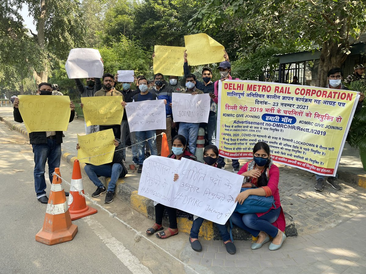 raojidelhi's tweet photo. @OfficialDMRC Candidates career in danger . Wake up dmrc and give joining 
#DMRCgivejoining  
#HumanRights #exploited 
@OfficialDMRC @kgahlot @ArvindKejriwal @PMOIndia @DainikBhaskar @HardeepSPuri @THNewDelhi @hrw @narendramodi @rashtrapatibhvn @PTI_News https://t.co/xbNyXk6yGu