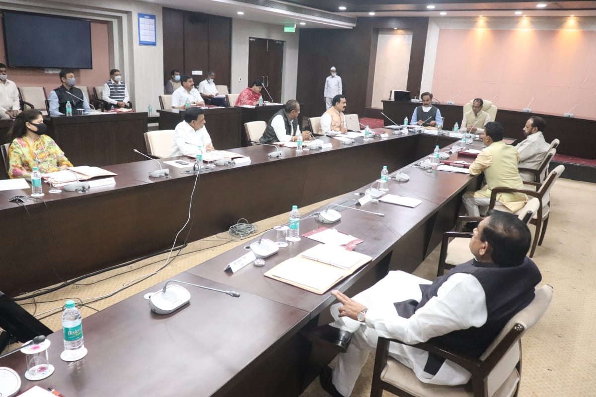 OfficeofSSC's tweet image. मुख्यमंत्री श्री @ChouhanShivraj ने कैबिनेट की बैठक से पूर्व संबोधित करते हुए कहा कि प्रधानमंत्री श्री @narendramodi जी की प्रेरणा से स्वच्छता के लिए हमारे प्रयास लगातार जारी हैं।