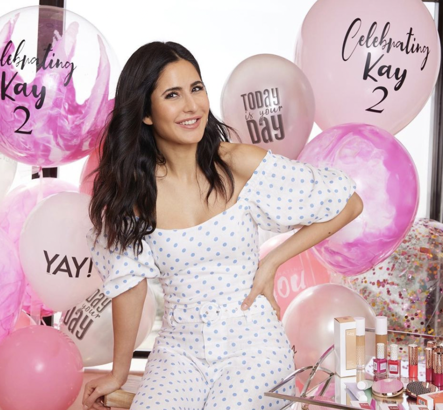 GraziaIndia's tweet photo. #KatrinaKaif took to instagram to celebrate two years of her beauty line. We love the freshness in this one post itself!
#beauty #makeupline #makeupproducts #TeamKat https://t.co/rIEc23eUXJ