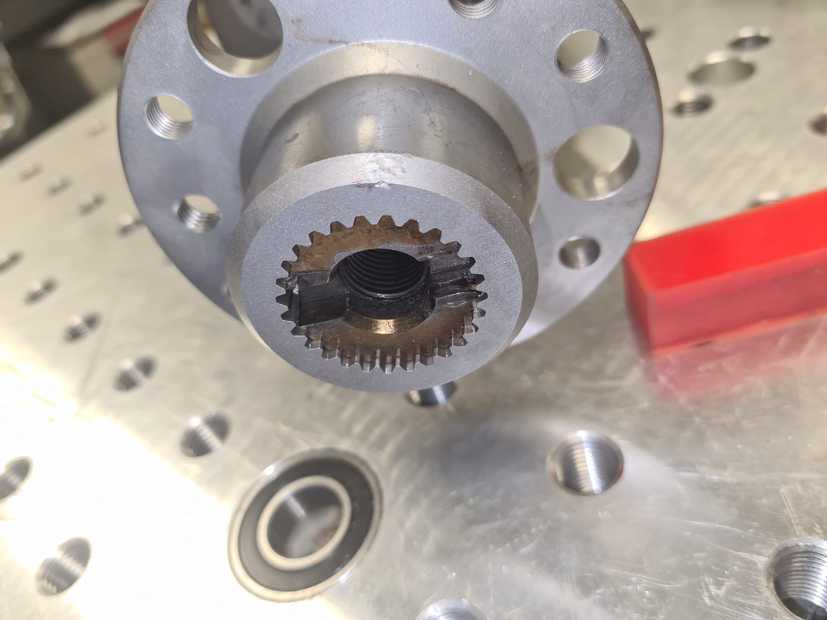 AandMEDM's tweet photo. Taper spline on A+5 #engineblock crankshaft, #cncmachined onto a 3 main bearing #crankshaft &amp; KADs adaptor flange taking the aluminium flywheel. 
#kentautodevelopments #Aseries #MiniRacers #Mini16v #precisionengineering #enginebuild #raceengine #gbmfg #UKmfg https://t.co/D8KywujAxu