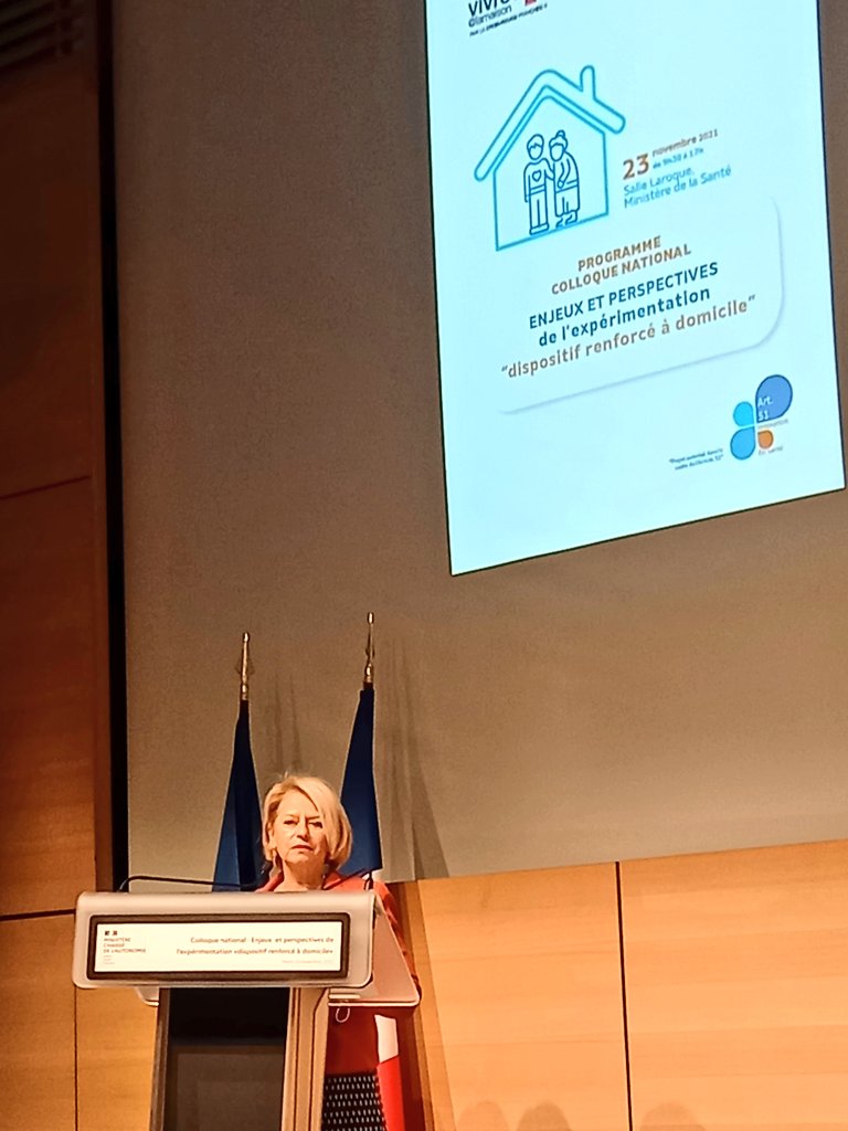 Mutualite38's tweet photo. En 2015 la @Mutualite38 était lauréate des Trophées innovation FEHAP pour son projet d'EHPAD centre gerontologique de proximité.

👉 Très fière d'être présente ajd au ministère @Sante_Gouv en tant que préfigurateur des futurs accompagnement des personnes âgées.

#DRAD #Article51 https://t.co/42A0RVjyQB