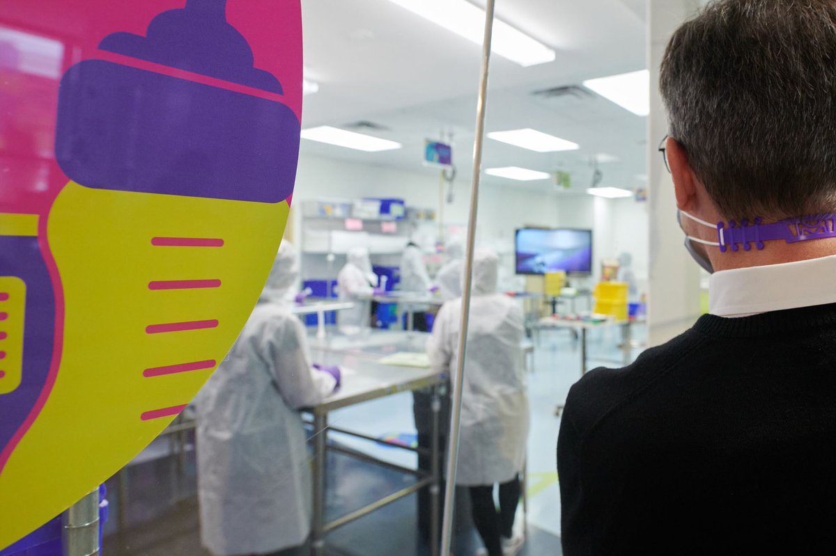 Merck_lifesci's tweet photo. More #LabViews: this window looks into our single-use Mobius manufacturing site in Danvers, MA, USA. The site supplies critical products to customers developing lifesaving therapies, including Covid-19 vaccines.
What's your lab view? Share it in the comments or the #LabView https://t.co/U0A6Qcmiep