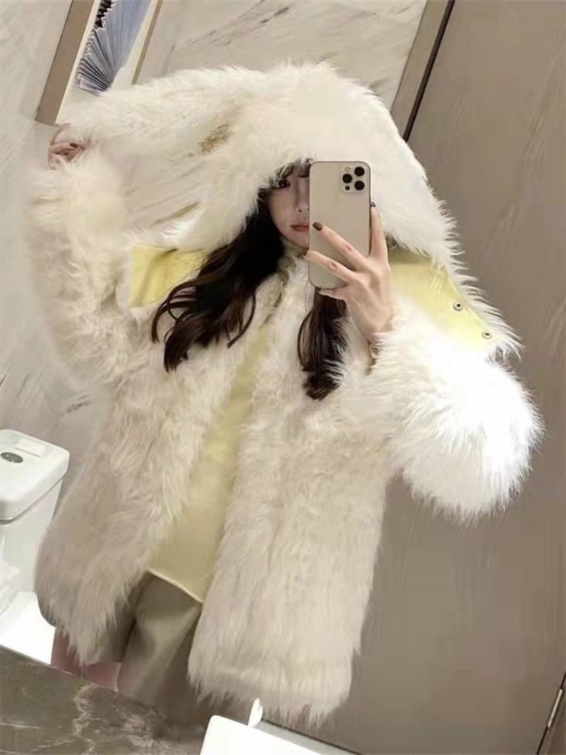 aaacopy111's tweet photo. 🛒https://t.co/rz5GAXjopK

激安通販🐰BURBERRY バーバリー モヘアブレンド テディジャケット ウサギの耳 超可愛い

#burberry #バーバリー #ジャケット #激安 #コーデ #人気 #流行 #レディース #お洒落コーデ #秋冬コーデ #高品質 #ファッション #いいね返し #オシャレ好き #相互フォロー https://t.co/2o5tB3SYnr