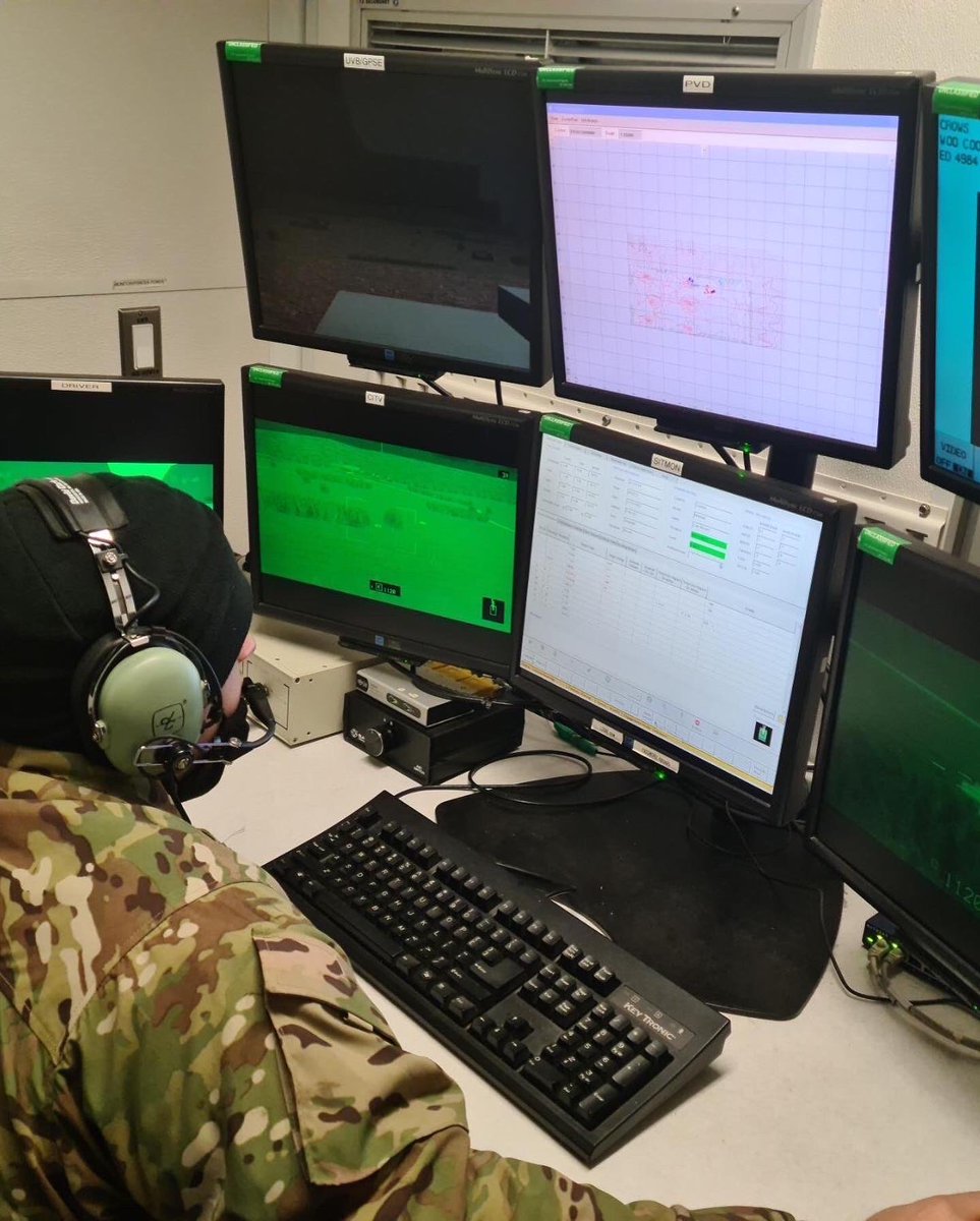 burts_knights's tweet photo. First snowfall of the year in Lithuania, but it doesn’t stop the Burt’s Knights! On #TankTuesday 3-66AR #Soldiers are continuing to build #warfightingmastery in the AGTS simulator. The AGTS allows our crews to build/maintain lethality between live training. #StrongerTogether https://t.co/zgskmHEmKO