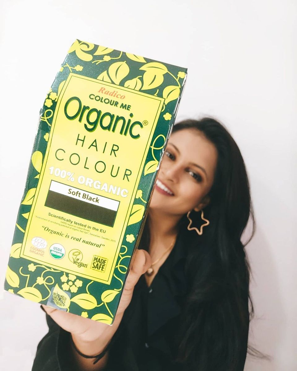 ColourMeOrganic's tweet photo. Happy, beautiful, and confident look good on @dr.riya.soni
🙌Use Radico's 100% organic products now & see the change it can bring for yourself!
#repost #hairbeforeandafter #organichaircolor #organichairsalon #organichaircareproducts #veganhaircare #radico #radicocolormeorganic https://t.co/mi1dBVtKsb