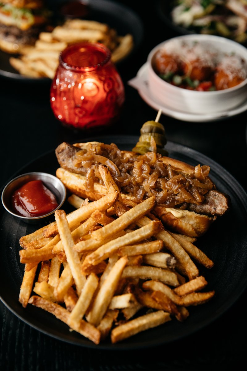Hungry_INC_Comp's tweet photo. Ever craved for something that was missing in your life? ever had that feeling that your whole life, was on autopilot? well now is the day for any other as we give you the chance to try out this favorable dish. go on. order.
#HungryInc #Fries #Food #delicious  #yummy https://t.co/Xn9FD2AZzM