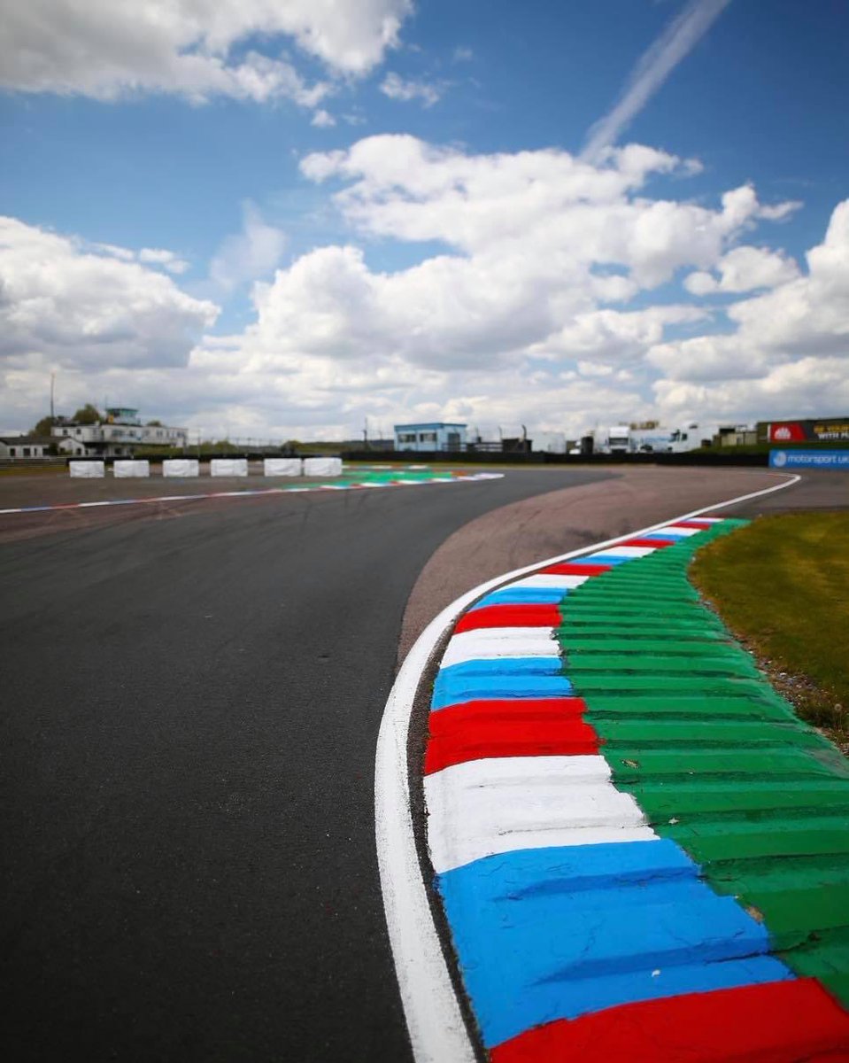 OfficialBARCHQ's tweet photo. Dates announced for all race meetings ✅

Tickets on sale at advanced prices ✅

It’s shaping up to be a brilliant 2022 for @thruxtonracing! 

➡️ https://t.co/dqLVxkkOPO

#BARC https://t.co/DXLjLneOSB