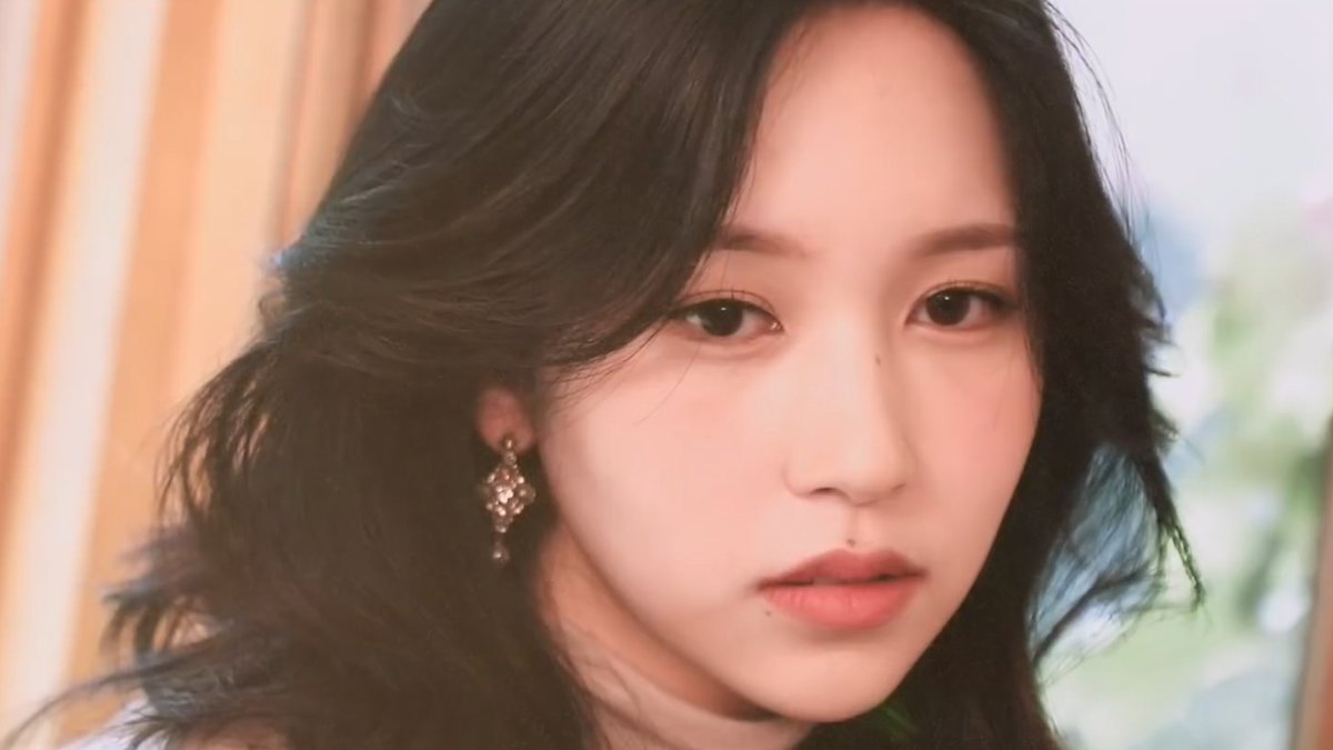 godmitzu's tweet photo. "i want a girlfriend" no, you want myoi mina from twice. https://t.co/MF3L7C7SXZ