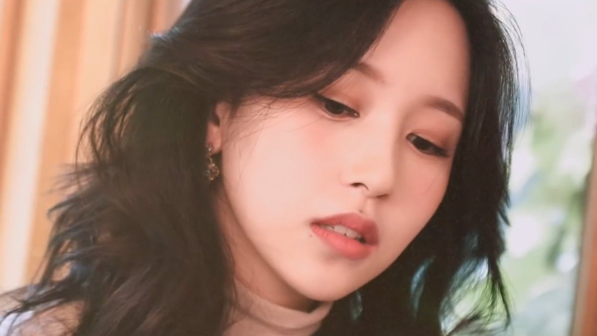 godmitzu's tweet photo. "i want a girlfriend" no, you want myoi mina from twice. https://t.co/MF3L7C7SXZ