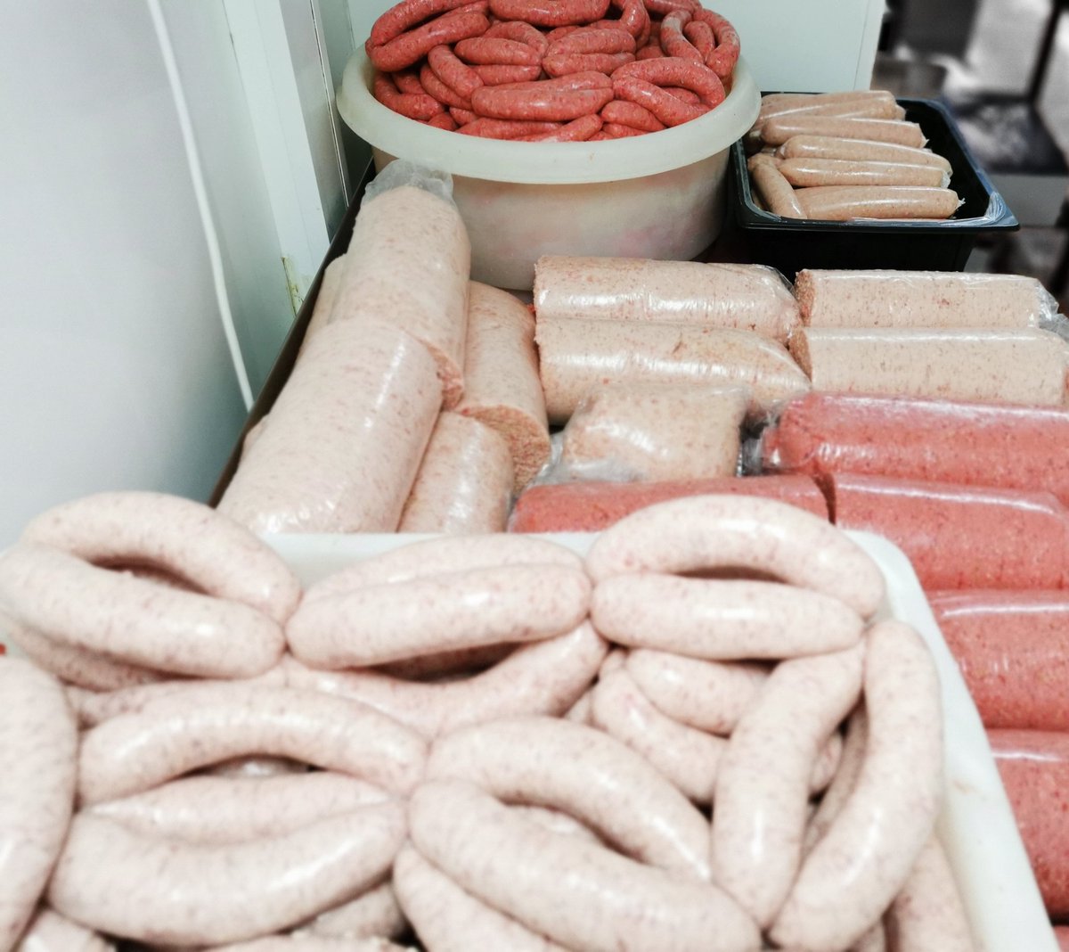 LuptonButchers's tweet photo. Here's a few pictures of last week's best sellers 
New piri-piri chicken breasts
Premium Scottish Beef fillet steaks 
New salt N chilli chicken burgers
Sausages galore 

Open tomorrow 8am - 4:45pm
(0141) 632 0153 https://t.co/R2kxyravJR