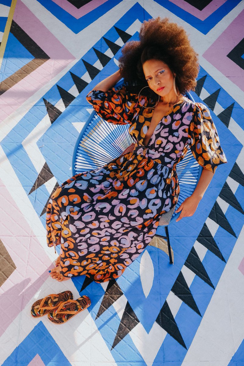 Afro-Brazilian artist Criola creates impressive diptych mural titled ‘Black Girl Magic’ for Life is Beautiful festival in Downtown Las Vegas. 

She was invited by the women-led curator group JustKids who curates the art program of the festival. 

Images from <a href="/justkidsart/">JUSTKIDS</a>.