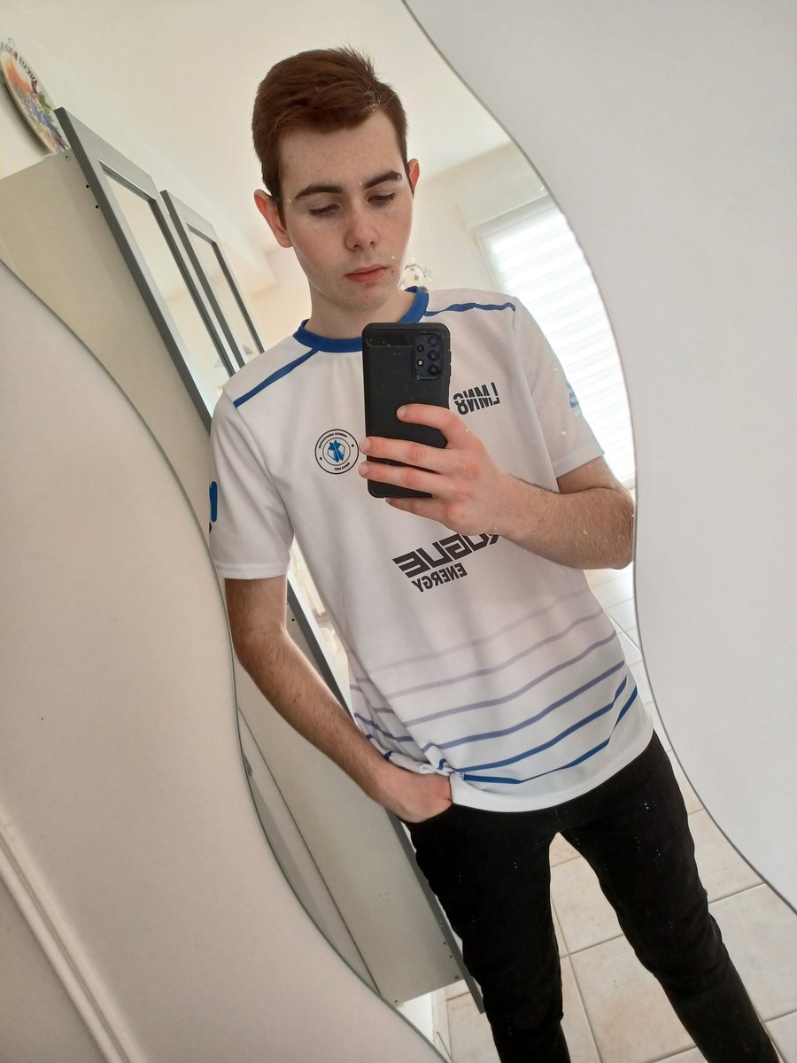 maxencejacquez's tweet photo. Même après tout se temps je le trouve toujours aussi beau 😍 @eliminate_fr https://t.co/n2bpzgq7Ar
