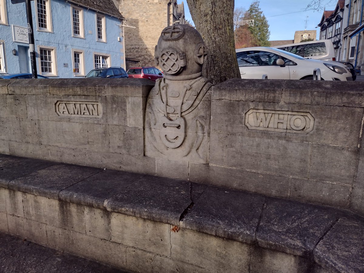 PodcastPints's tweet photo. The "Dali Bench" mentioned in ep 1 of our new podcast chronicling Britain's greatest haunted pubs. Also including (but not limited to): 80s shellsuited ghosts + a real life howling hellhound!
Listen here: https://t.co/9hjIc6xssu
#haunting #pubs #ghosts #dali #pintsandpoltergeists https://t.co/XHou9O6fUw