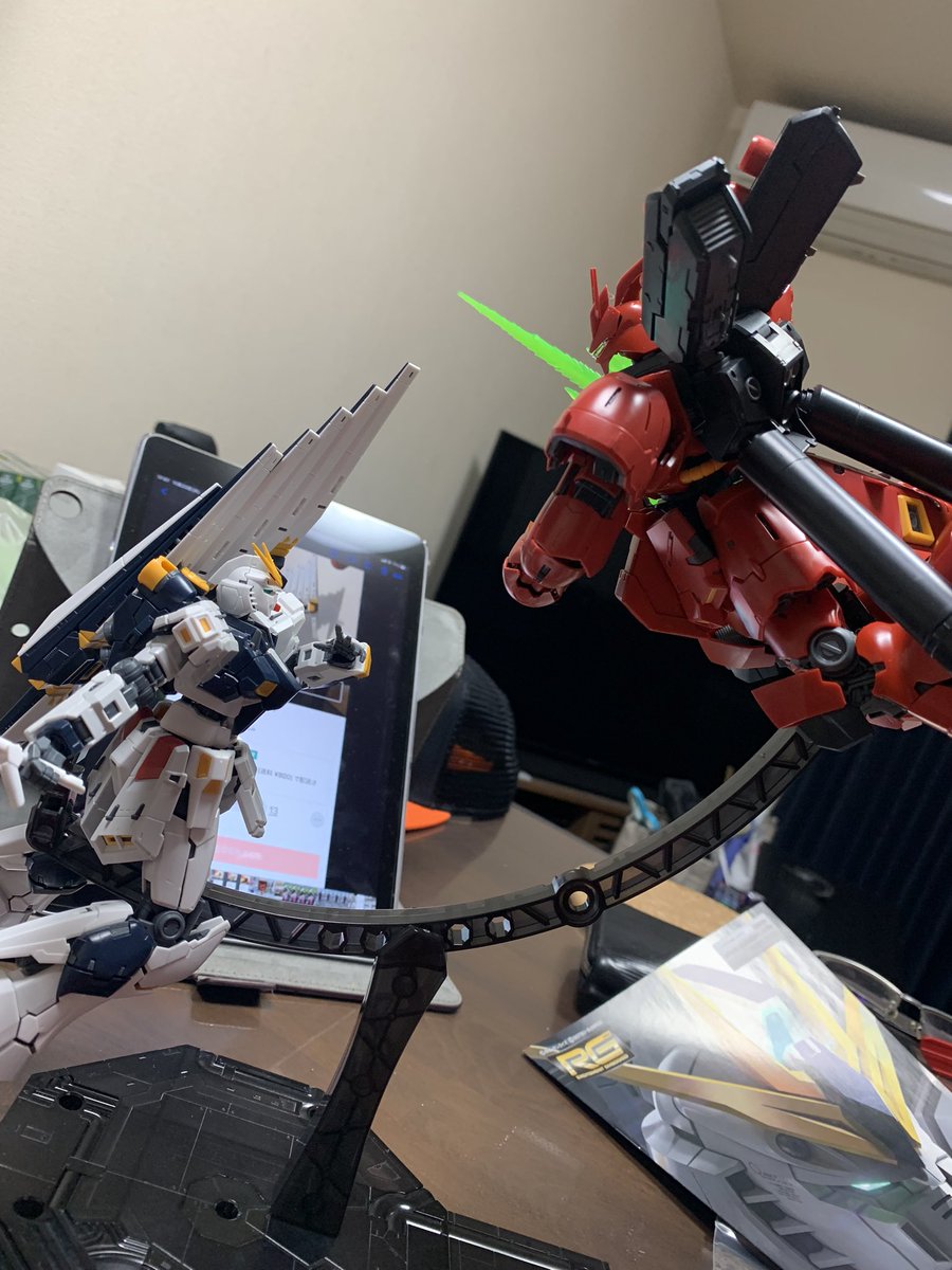 ren_ren0905's tweet photo. ガンダム好きな女の子にあげるプレゼントが完成した��✨
こんな形のプレゼントは生まれてはじめてだなぁwww https://t.co/5qwZP9Pt6C