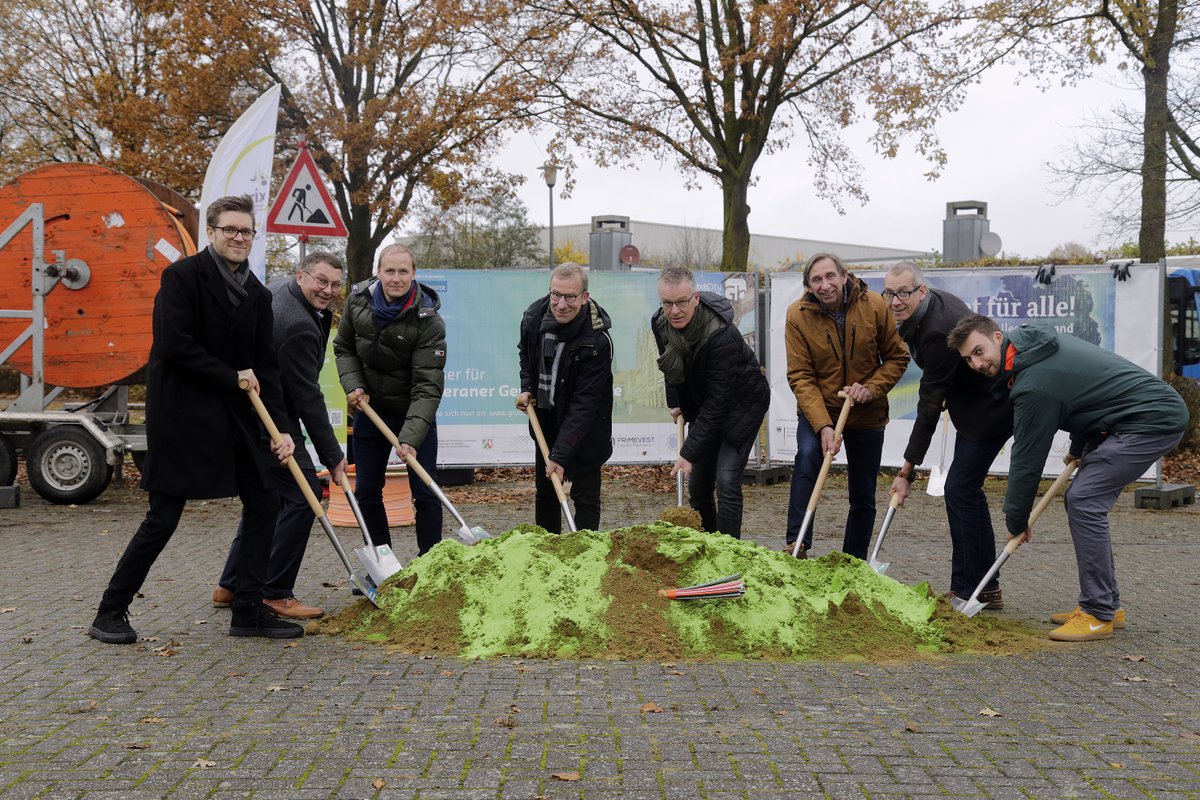 Gemeinsam mit dem Netzbetreiber <a href="/NDIX_de/">NDIX Deutschland</a> hat die <a href="/muenster_de/">Stadt Münster</a> den #Glasfaserausbau in mehreren Gewerbegebieten aufgenommen. In diesem Förderprojekt werden mehr als 850 Unternehmen in 28 Gewerbegebieten mit einem Glasfaseranschluss versorgt. #Digitalisierung #Netzausbau #internet