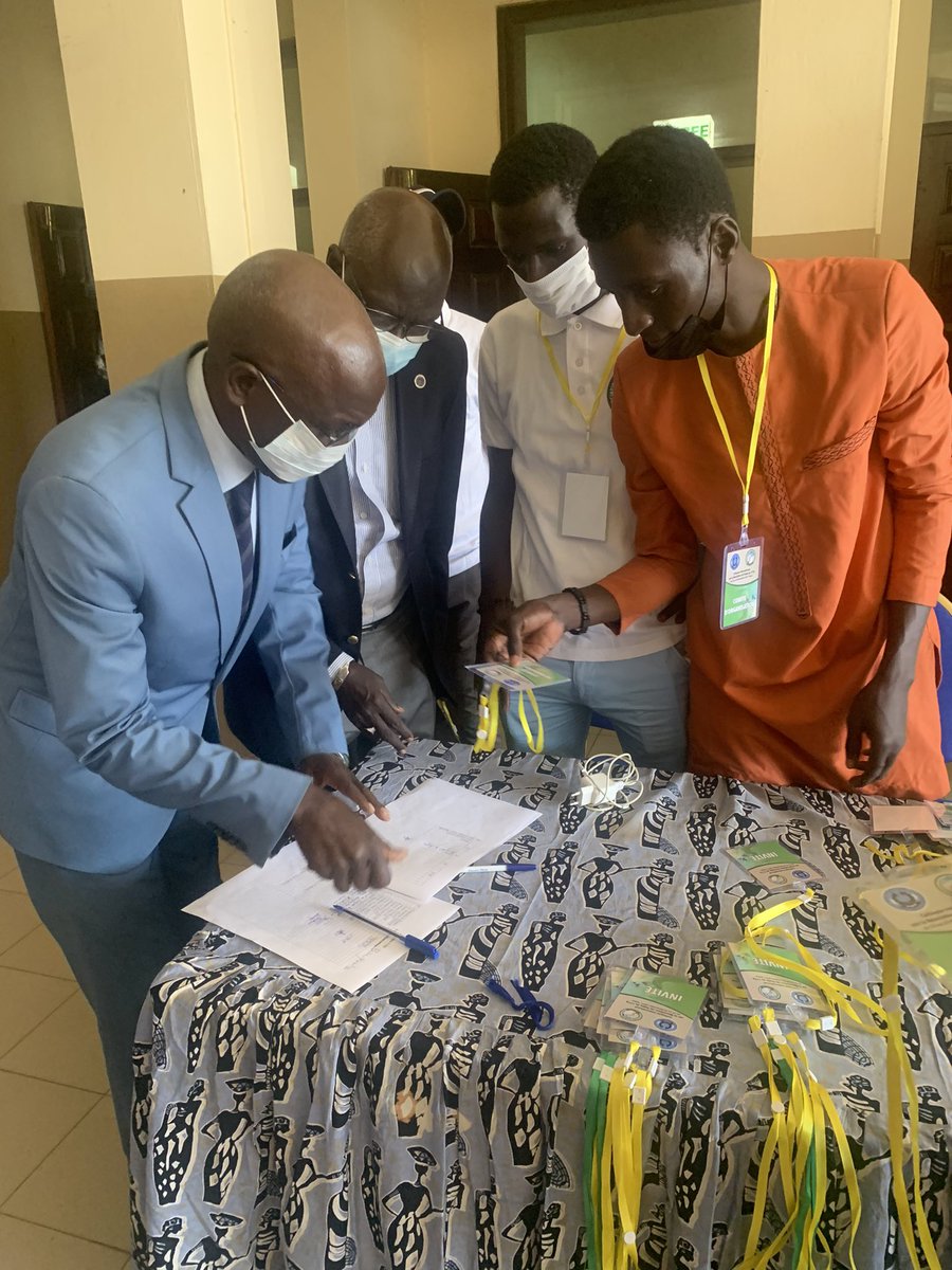UCAD_Senegal's tweet photo. #Colloqueintern sur la Révolution de Fouta de 1776
Enregistrement des participants

#ucad #kebetu #compublique #histoire #FLSH https://t.co/P2LVbhaEcZ
