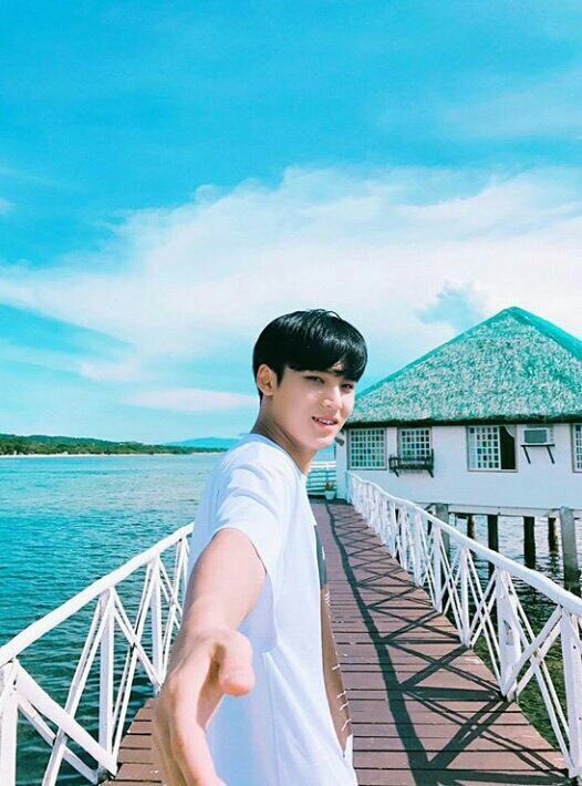 LucidDr42359818's tweet photo. Good afternoon noon guys.❤️❤️ #SEVENTEEN #mingy #มินกยู https://t.co/kXIM79mrS3