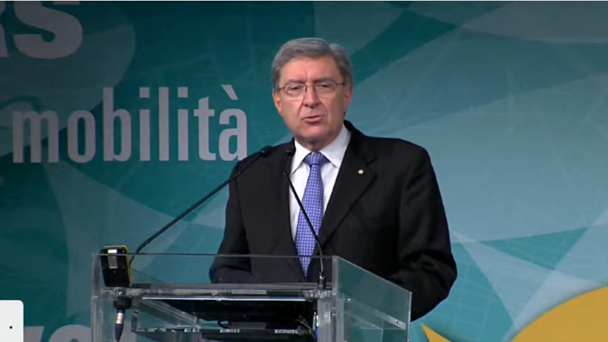 mitgov_it's tweet image. Il Ministro #Giovannini a conferenza Sharing Mobility #Lesscars do the (R)evolution: “Aumento fondo #Tpl nel ddl Bilancio permette di distribuire risorse in ottica nuova secondo un piano di integrazione reale. Importante progetto “Mobility as a Service” sta andando avanti” #MaaS